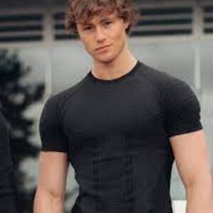 ISO This gymshark onyx shirt any size S or M